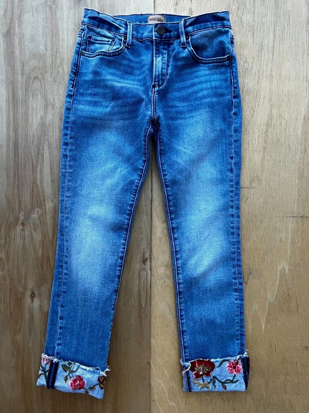 DRIFTWOOD JACKIE CROP CUFFED FLORAL JEANS Women’s sz 26 Low Rise Stretch Denim